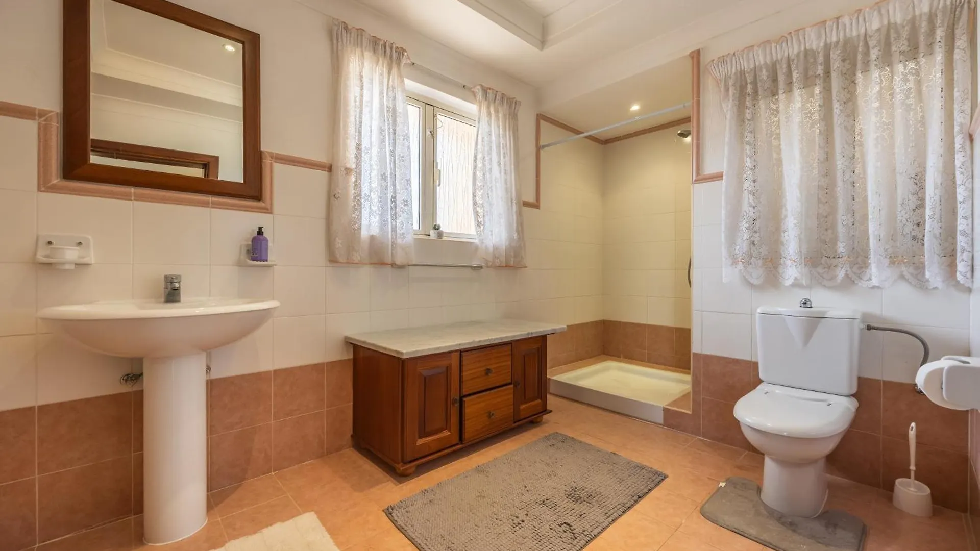 Tranquil Mansion - 3 Bed, Pool, Bbq & Gaming Room Is-Swieqi Villa