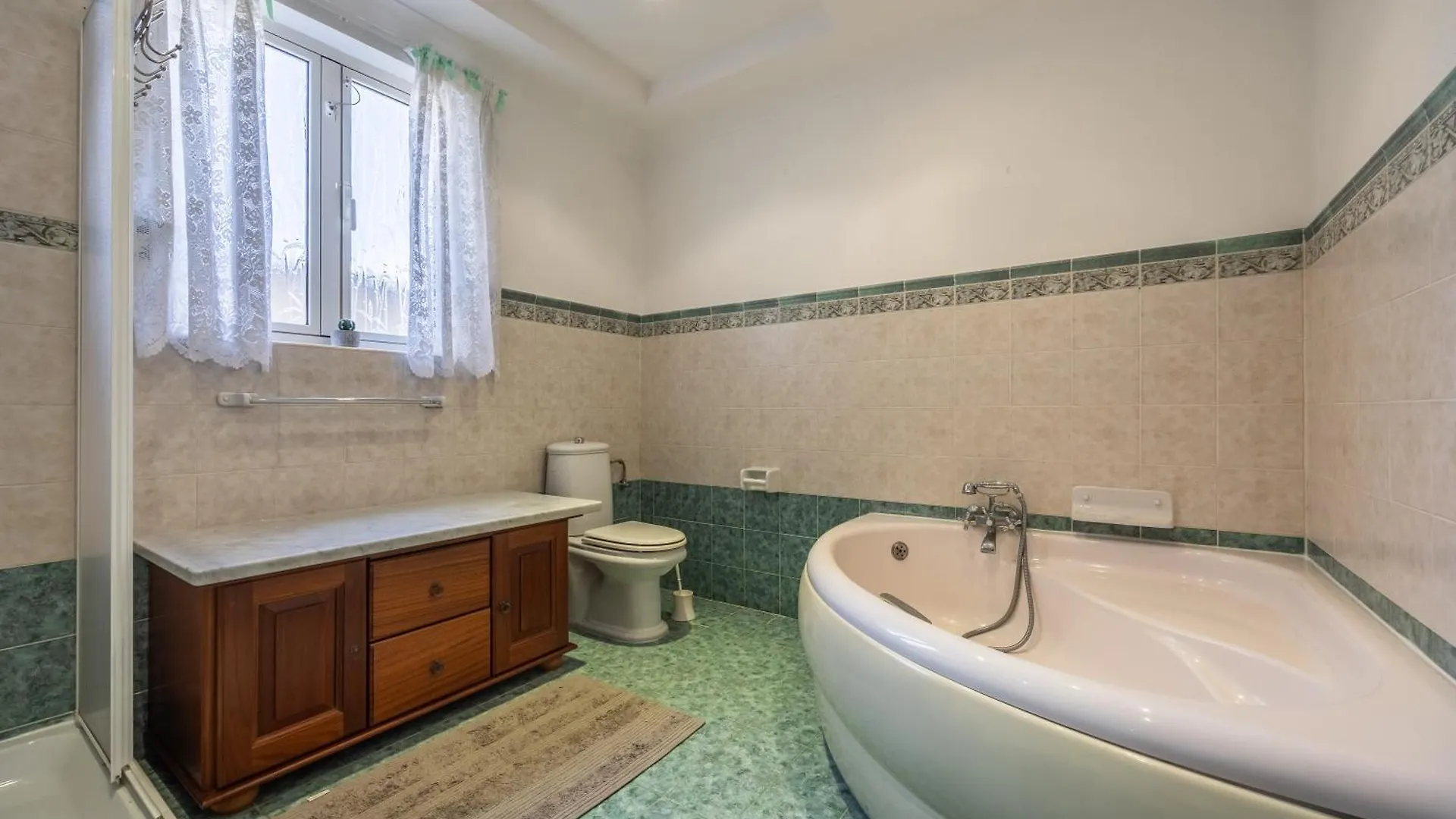 Villa Tranquil Mansion - 3 Bed, Pool, Bbq & Gaming Room Is-Swieqi Malte
