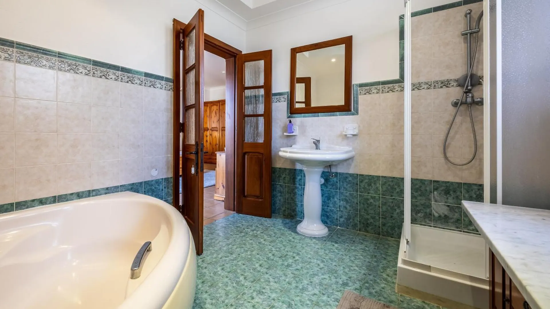 Tranquil Mansion - 3 Bed, Pool, Bbq & Gaming Room Is-Swieqi