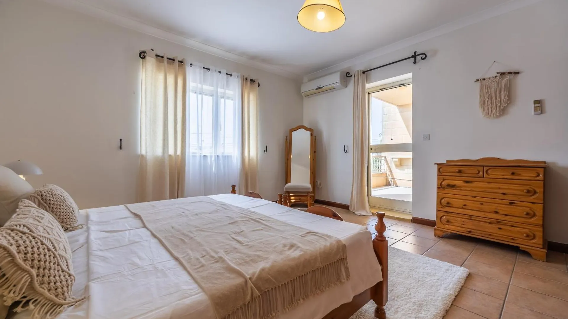 Villa Tranquil Mansion - 3 Bed, Pool, Bbq & Gaming Room Is-Swieqi Malte