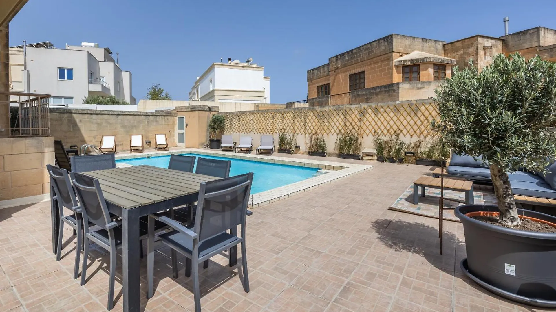 Tranquil Mansion - 3 Bed, Pool, Bbq & Gaming Room Is-Swieqi