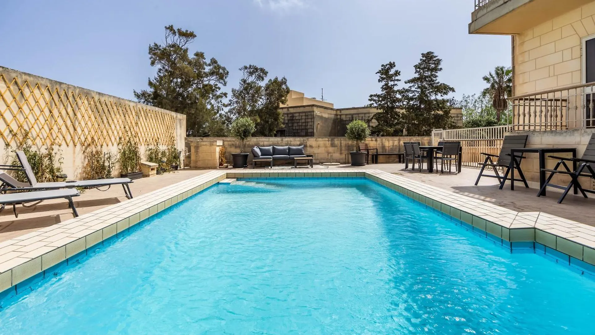 Villa Tranquil Mansion - 3 Bed, Pool, Bbq & Gaming Room Is-Swieqi