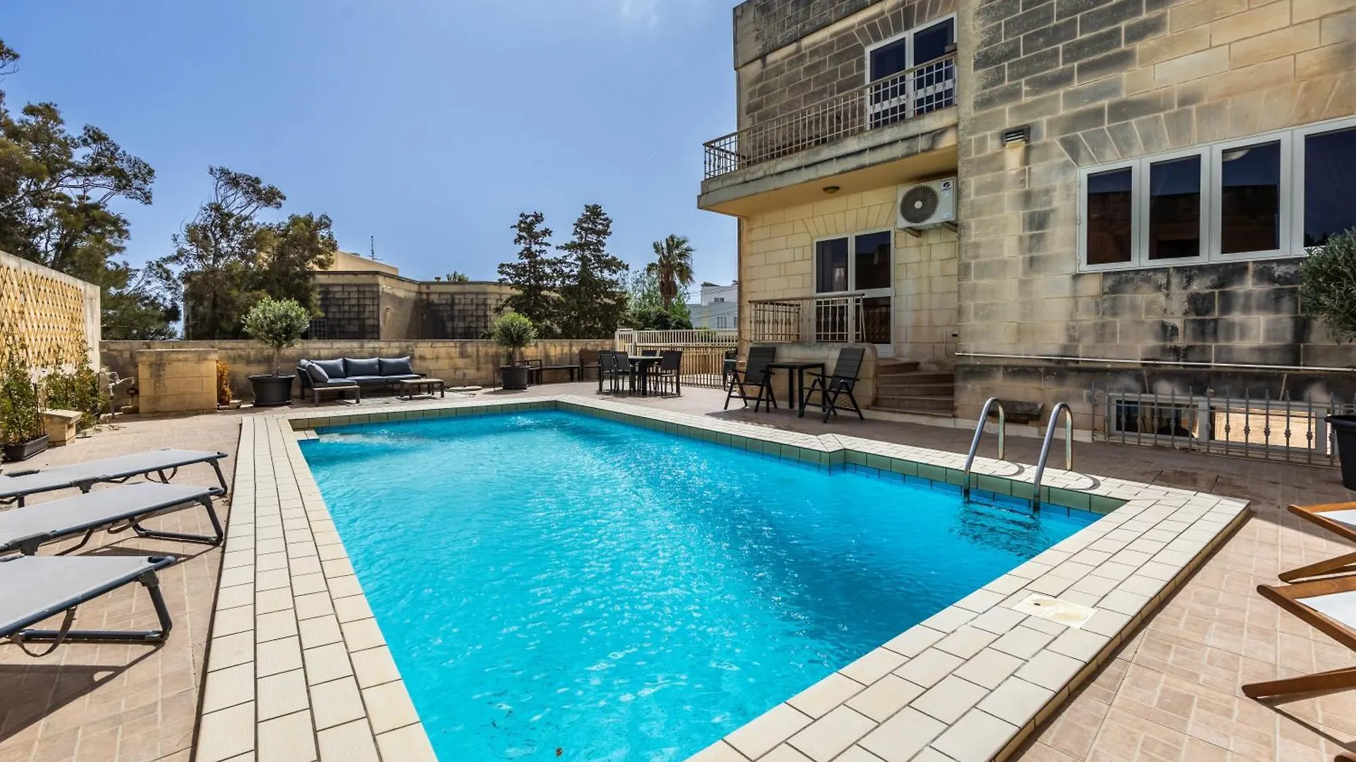 Tranquil Mansion - 3 Bed, Pool, Bbq & Gaming Room Is-Swieqi