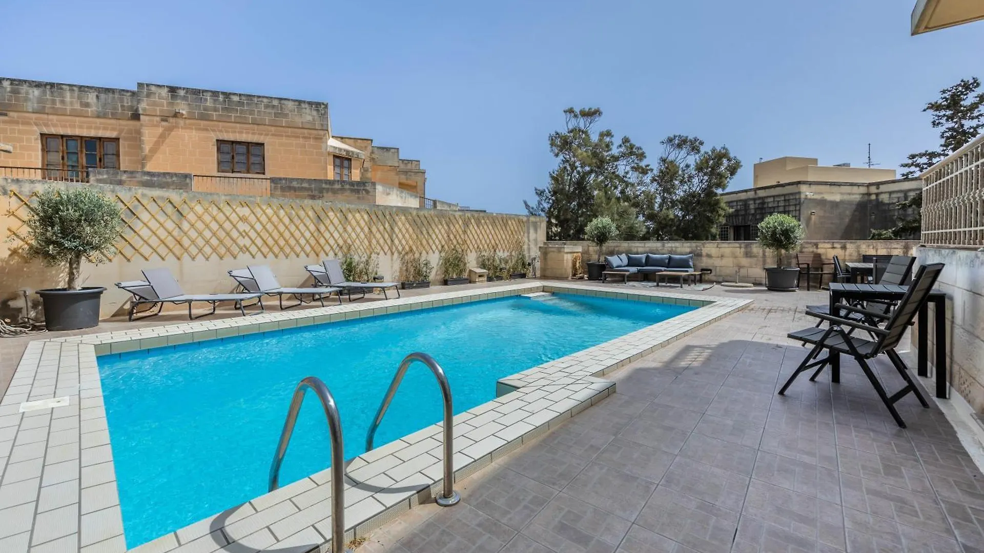Tranquil Mansion - 3 Bed, Pool, Bbq & Gaming Room Is-Swieqi 0*,  Malte